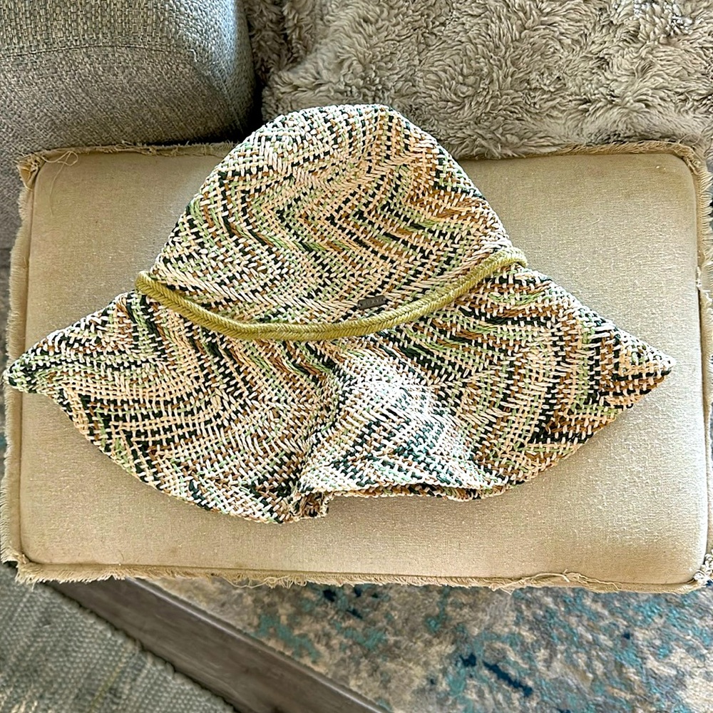 ROXY Floppy Straw Sun Hat in Neutral Beige Tan Green: Women's Medium/ Large